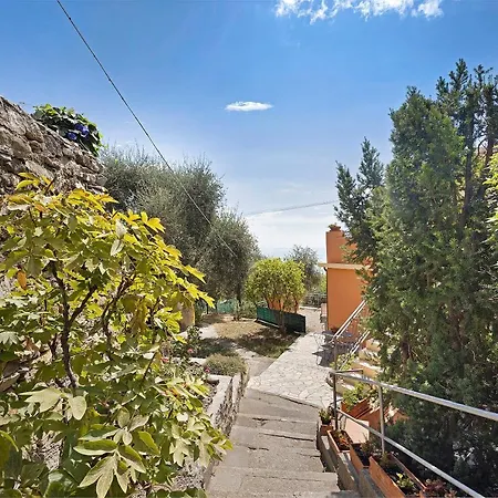 La Colombera Apartment *